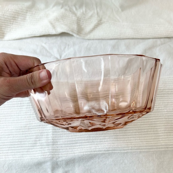 Vintage Depression Glass Bowl in Pink - Picture 6 of 15